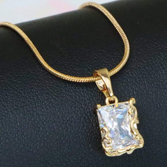 "Elegant Rose Gold Pendant with Rectangle Crystal and Filigree Frame, XPPT1383 - Picture 1 of 13